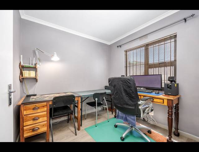 3 BEDROOM HOUSE FOR SALE IN VIKING VILLAGE